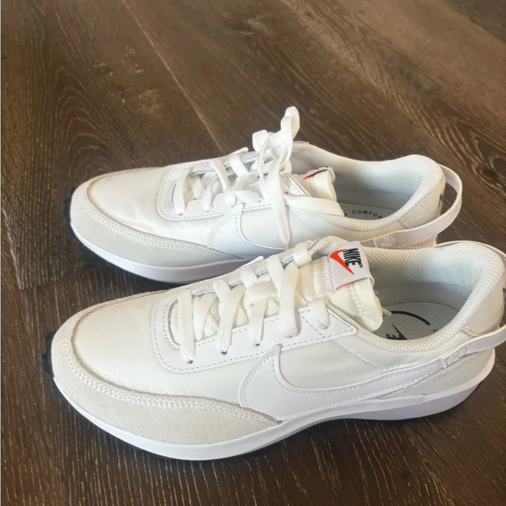Nike Waffle Debut Women’s shoes - Brand New*** - Picture 3 of 7